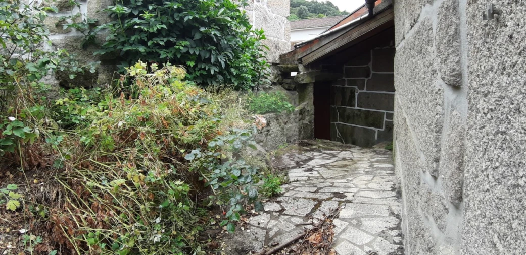 Moradia T5 para Venda em Telões Foto 3