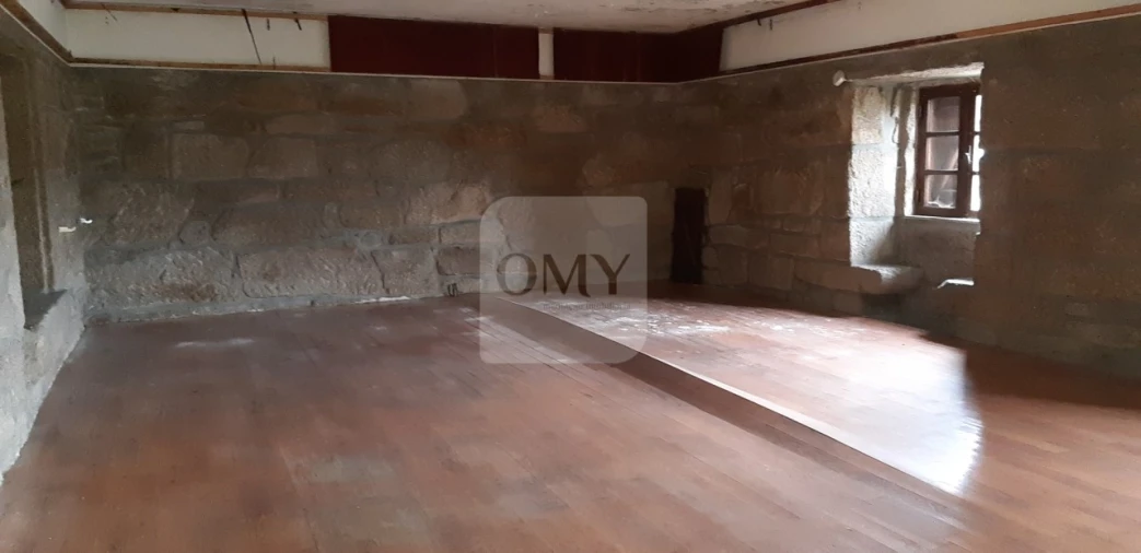 Moradia T5 para Venda em Telões Foto 10