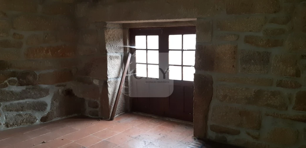 Moradia T5 para Venda em Telões Foto 13