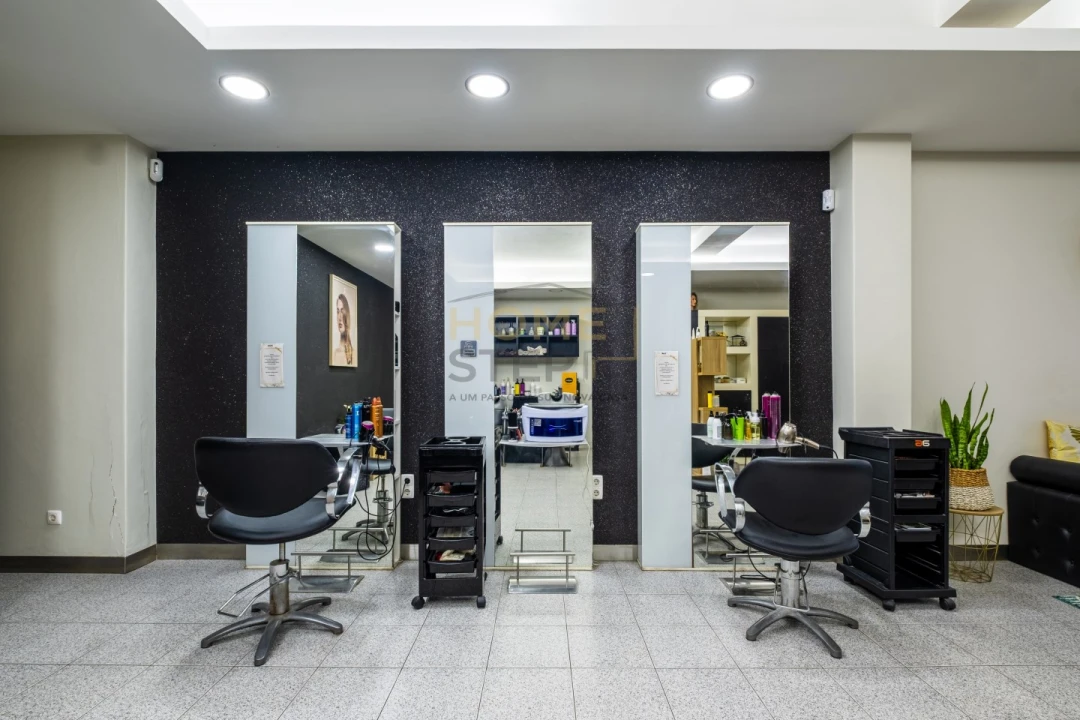 Loja para Venda em Serzedo e Perosinho Foto 11