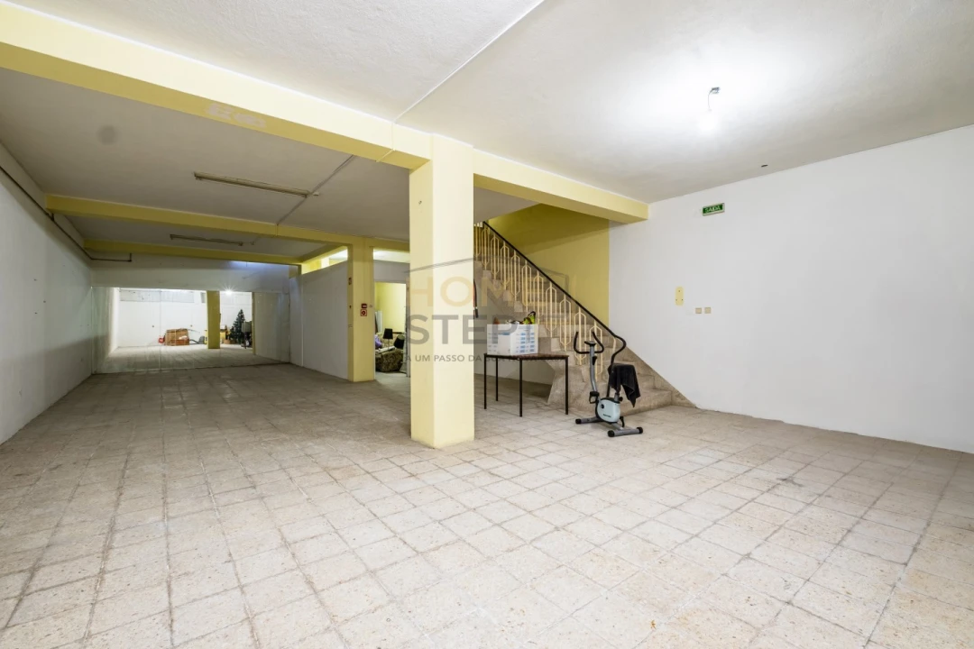 Loja para Venda em Serzedo e Perosinho Foto 24