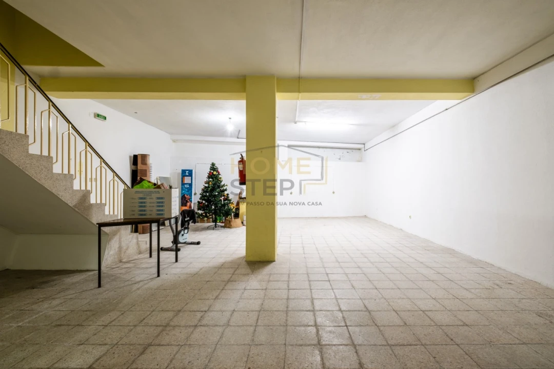 Loja para Venda em Serzedo e Perosinho Foto 26