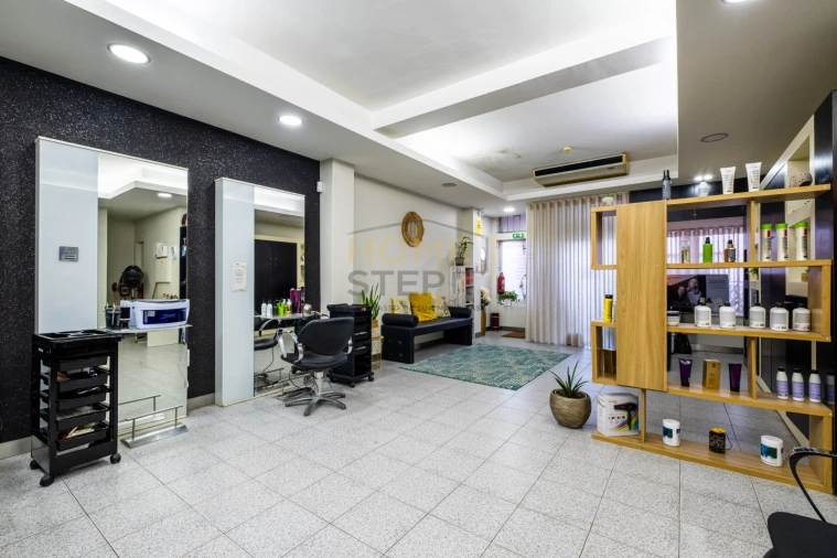 Loja para Venda em Serzedo e Perosinho Foto 12