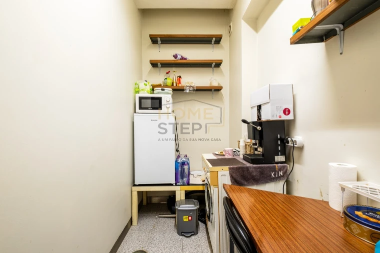 Loja para Venda em Serzedo e Perosinho Foto 17