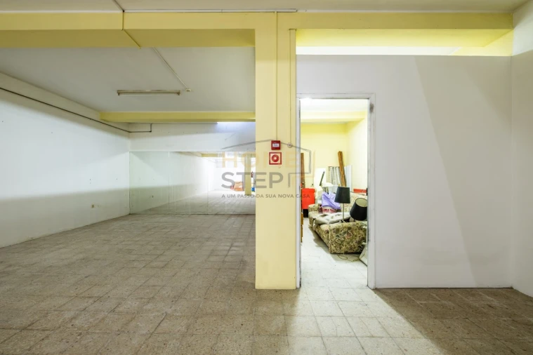 Loja para Venda em Serzedo e Perosinho Foto 25