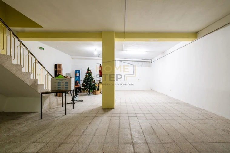 Loja para Venda em Serzedo e Perosinho Foto 26