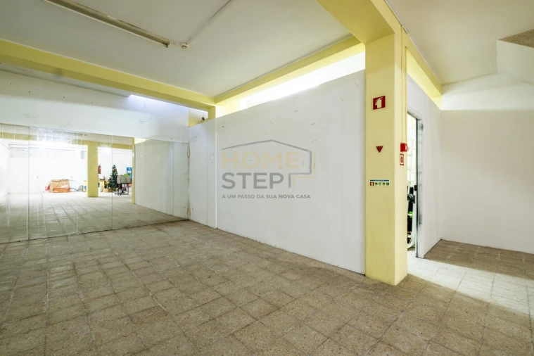 Loja para Venda em Serzedo e Perosinho Foto 28