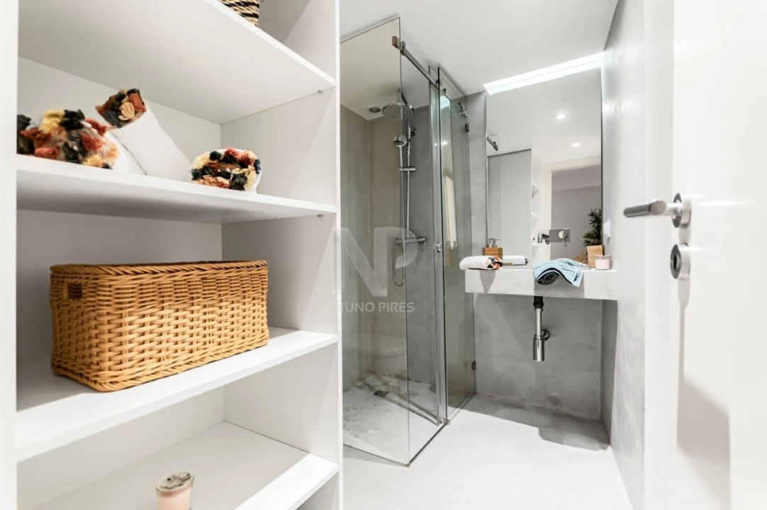 Apartamento para Venda em Santa Maria Maior Foto 3