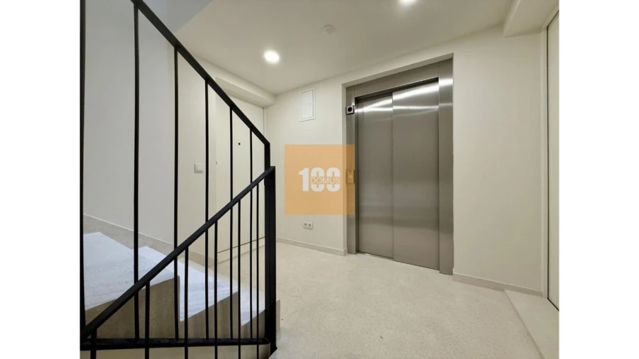 Apartamento T2 para Venda em Cedofeita, Santo Ildefonso, Sé, Miragaia, São Nicolau e Vitória Foto 4