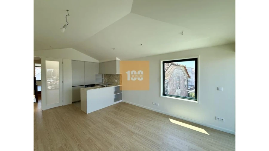 Apartamento T2 para Venda em Cedofeita, Santo Ildefonso, Sé, Miragaia, São Nicolau e Vitória Foto 15