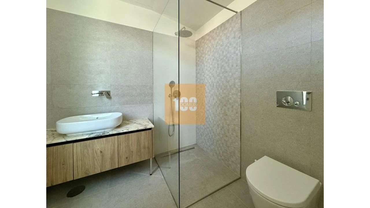 Apartamento T2 para Venda em Cedofeita, Santo Ildefonso, Sé, Miragaia, São Nicolau e Vitória Foto 10