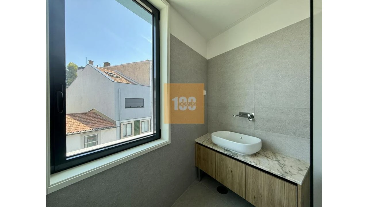 Apartamento T2 para Venda em Cedofeita, Santo Ildefonso, Sé, Miragaia, São Nicolau e Vitória Foto 11