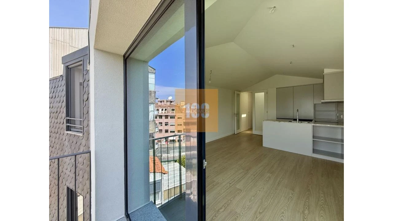 Apartamento T2 para Venda em Cedofeita, Santo Ildefonso, Sé, Miragaia, São Nicolau e Vitória Foto 21