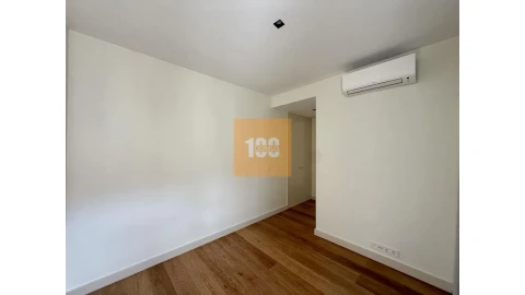 Apartamento T1 para Venda em Cedofeita, Santo Ildefonso, Sé, Miragaia, São Nicolau e Vitória