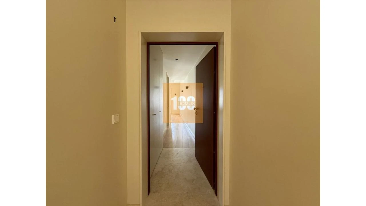 Apartamento T1 para Venda em Cedofeita, Santo Ildefonso, Sé, Miragaia, São Nicolau e Vitória Foto 2