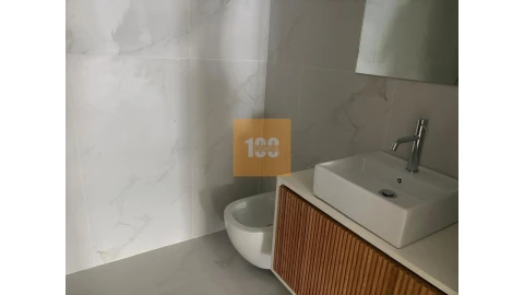 Apartamento para Venda em Lordelo do Ouro e Massarelos