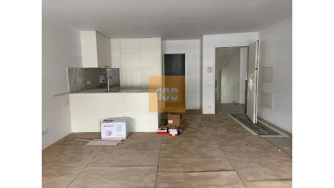 Apartamento para Venda em Lordelo do Ouro e Massarelos Foto 13