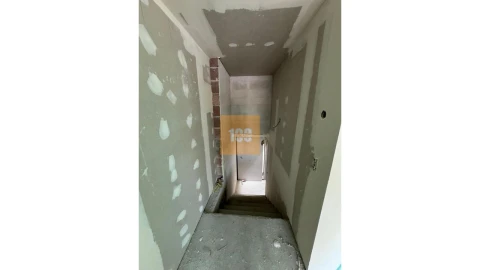 Apartamento T1 para Venda em Lordelo do Ouro e Massarelos