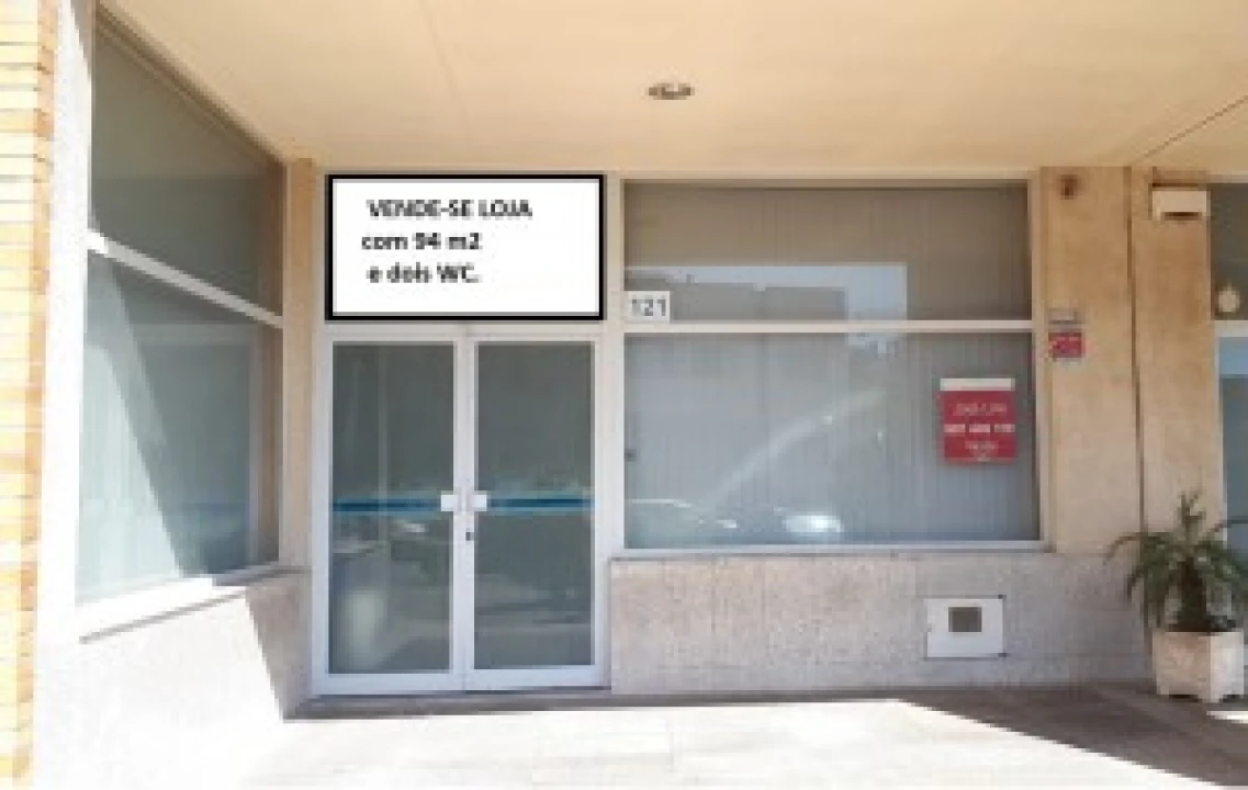 Loja para Venda em São Mamede de Infesta e Senhora da Hora Foto 1