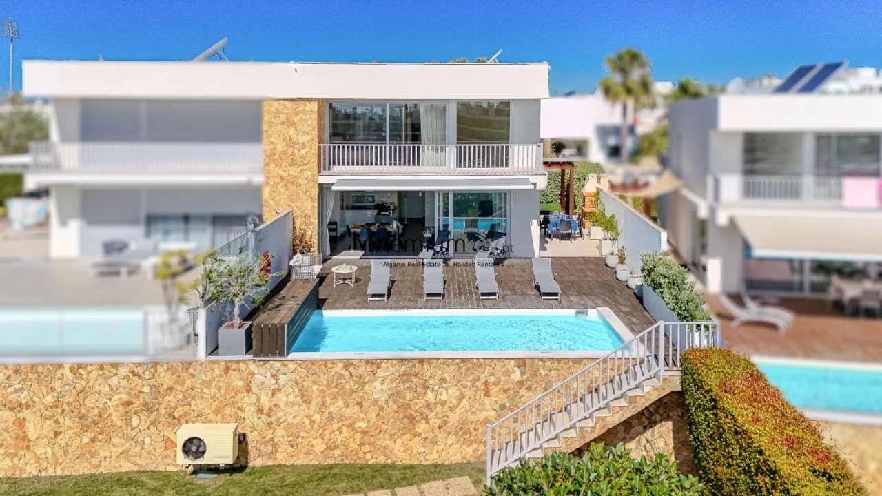 Moradia T3 para Venda em Albufeira e Olhos de Água Foto 1