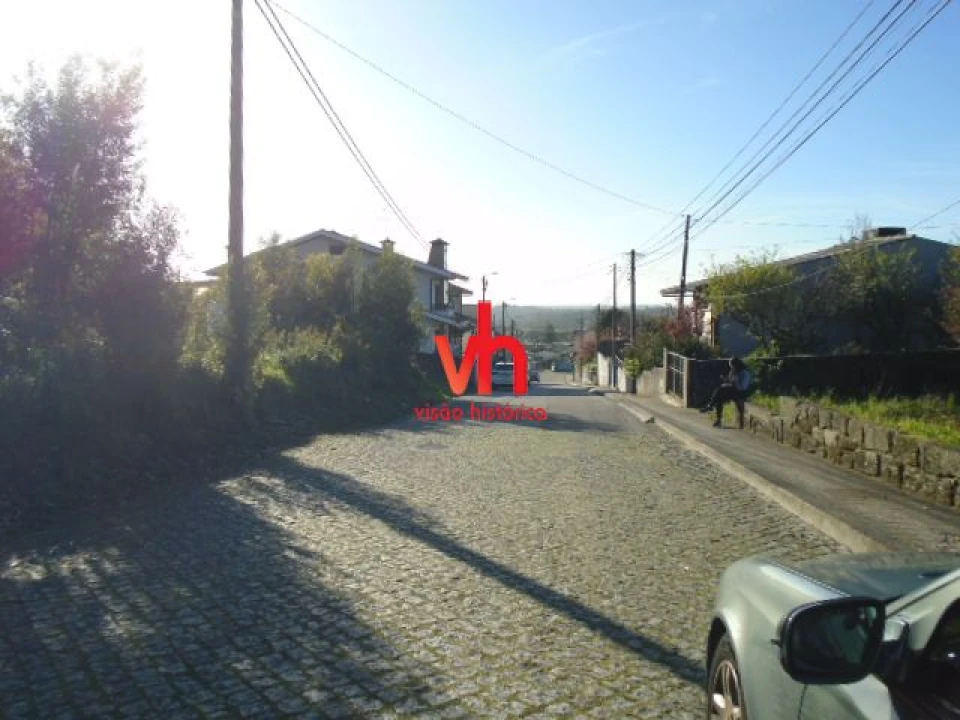 Terreno para Venda em Castêlo da Maia Foto 3