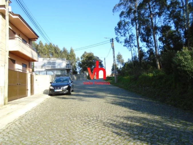 Terreno para Venda em Castêlo da Maia Foto 6