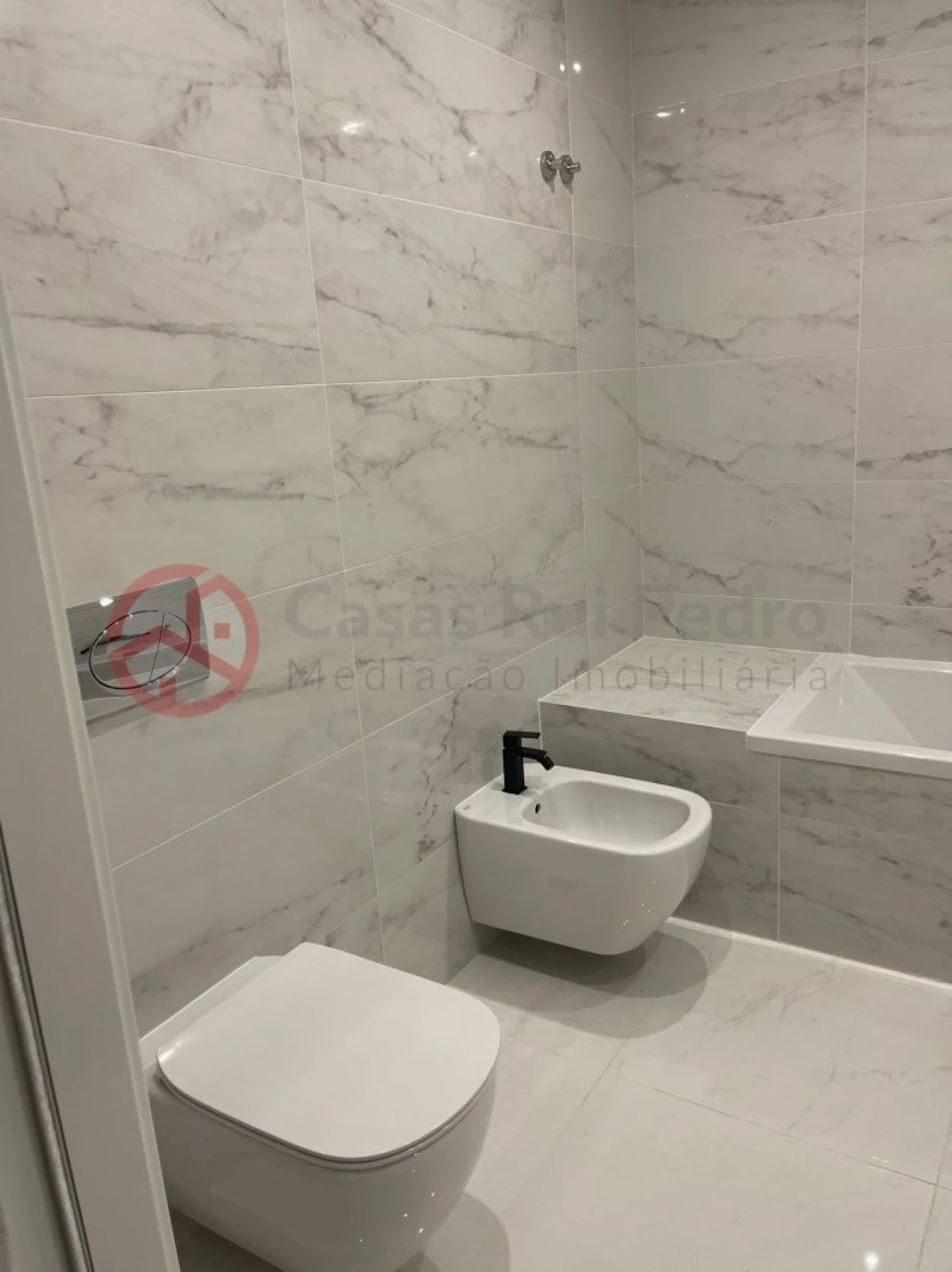 Moradia T3 para Venda em Corroios Foto 11