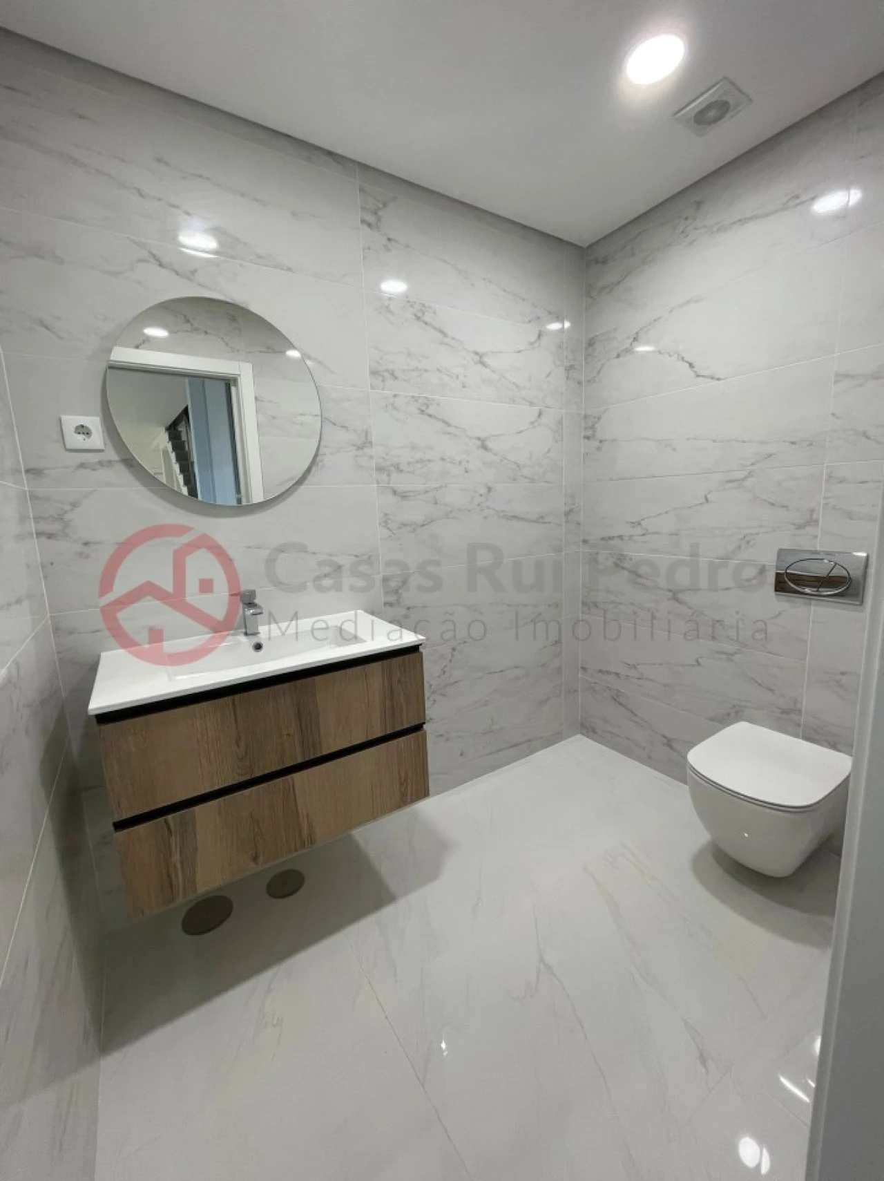 Moradia T3 para Venda em Corroios Foto 16