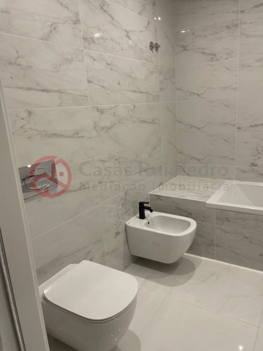 Moradia T3 para Venda em Corroios Foto 11