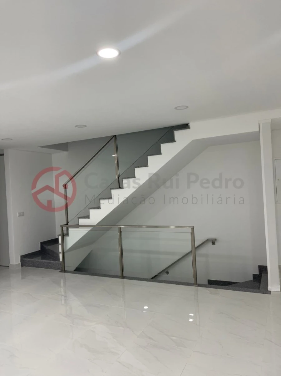 Moradia T3 para Venda em Corroios Foto 12