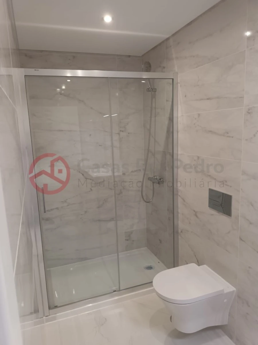 Moradia T3 para Venda em Corroios Foto 17