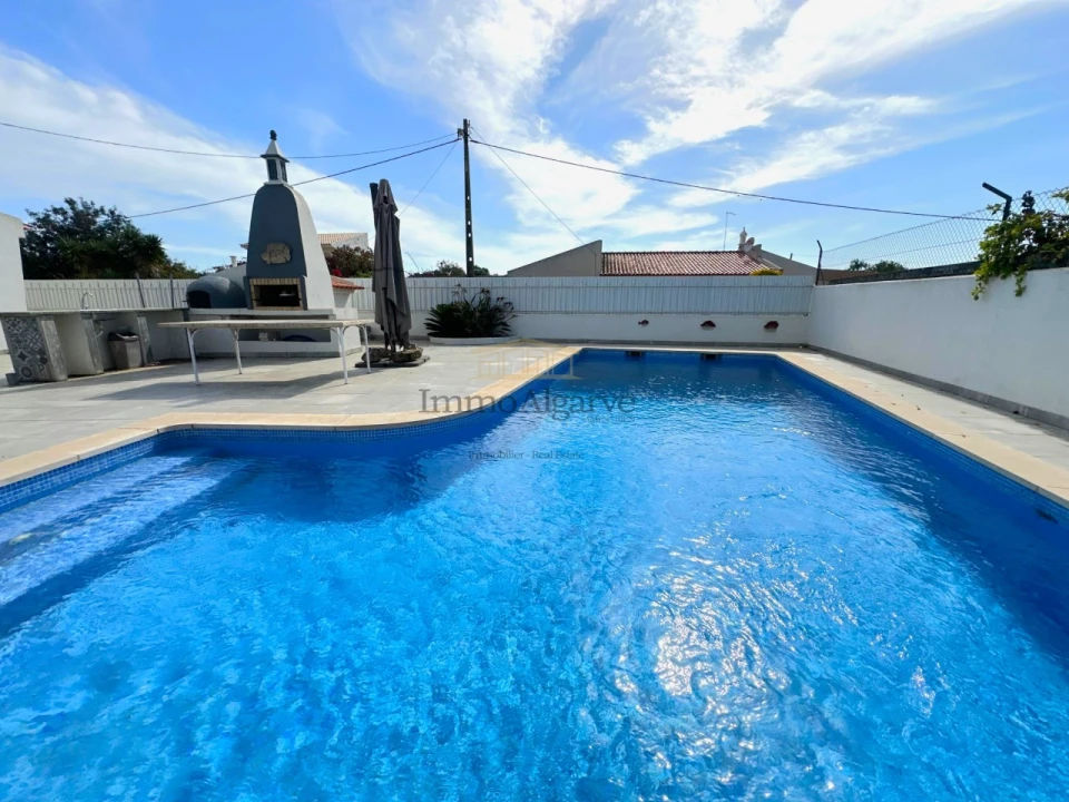 Moradia T5 para Venda em Ferreiras Foto 12