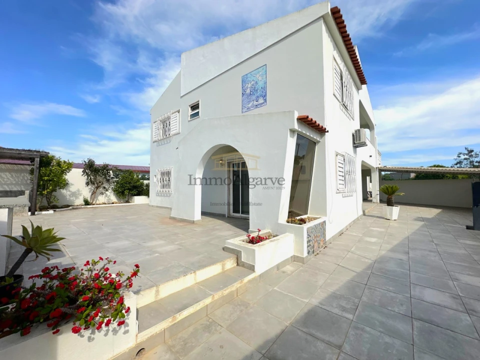 Moradia T5 para Venda em Ferreiras Foto 7