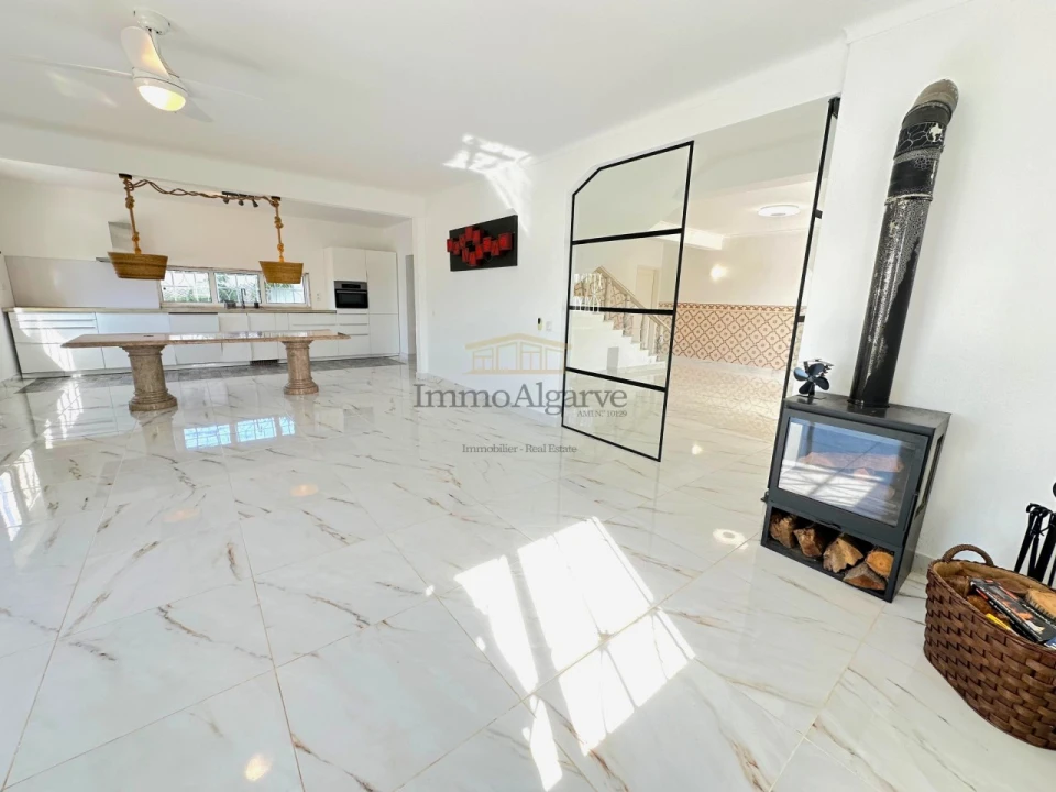 Moradia T5 para Venda em Ferreiras Foto 22