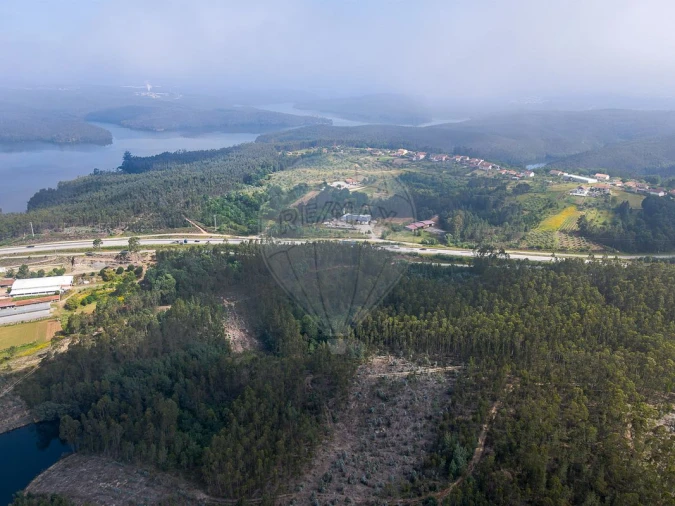 Moradia T3 para Venda em Ovoa e Vimieiro Foto 17
