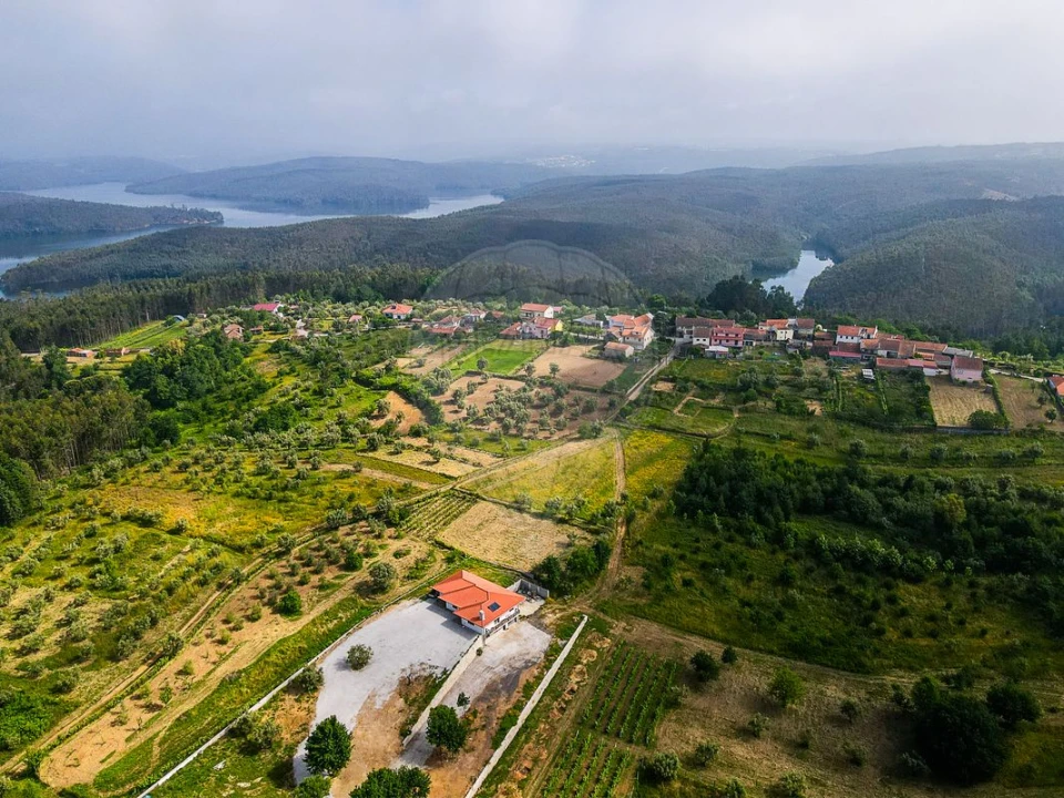 Moradia T3 para Venda em Ovoa e Vimieiro Foto 16