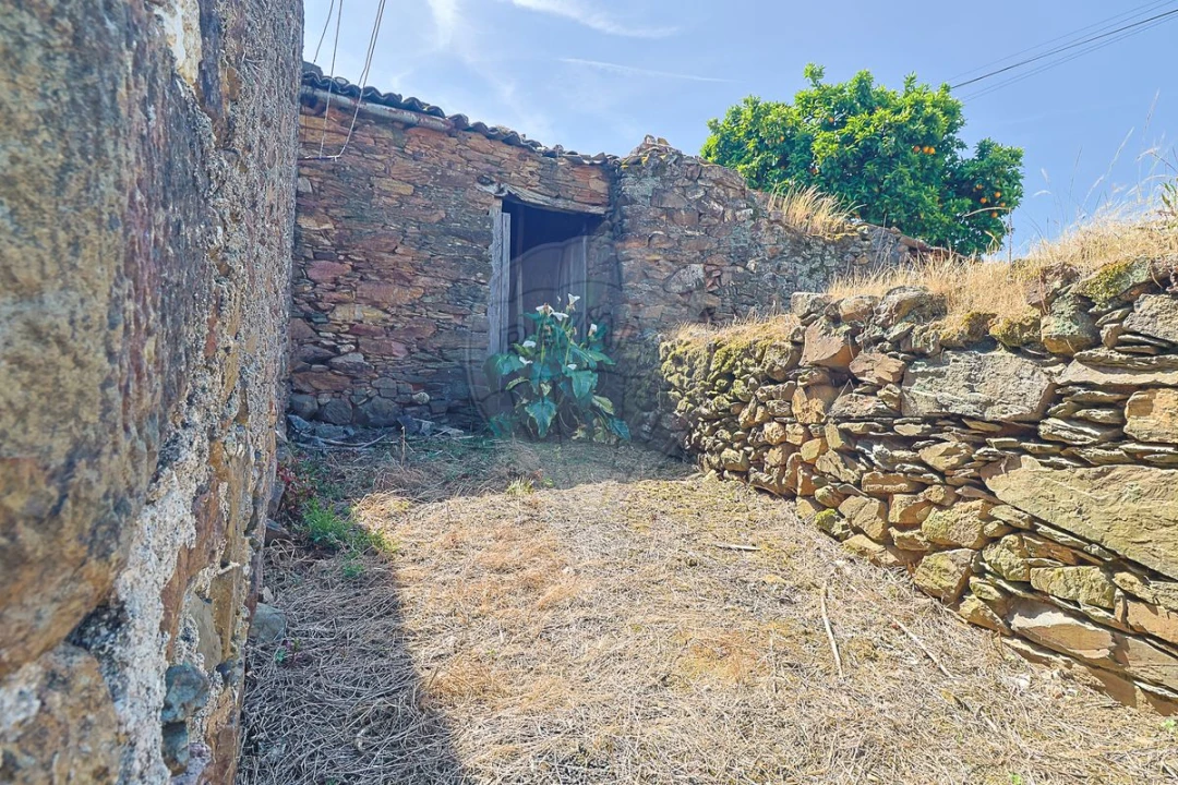 Moradia T3 para Venda em Ovoa e Vimieiro Foto 10