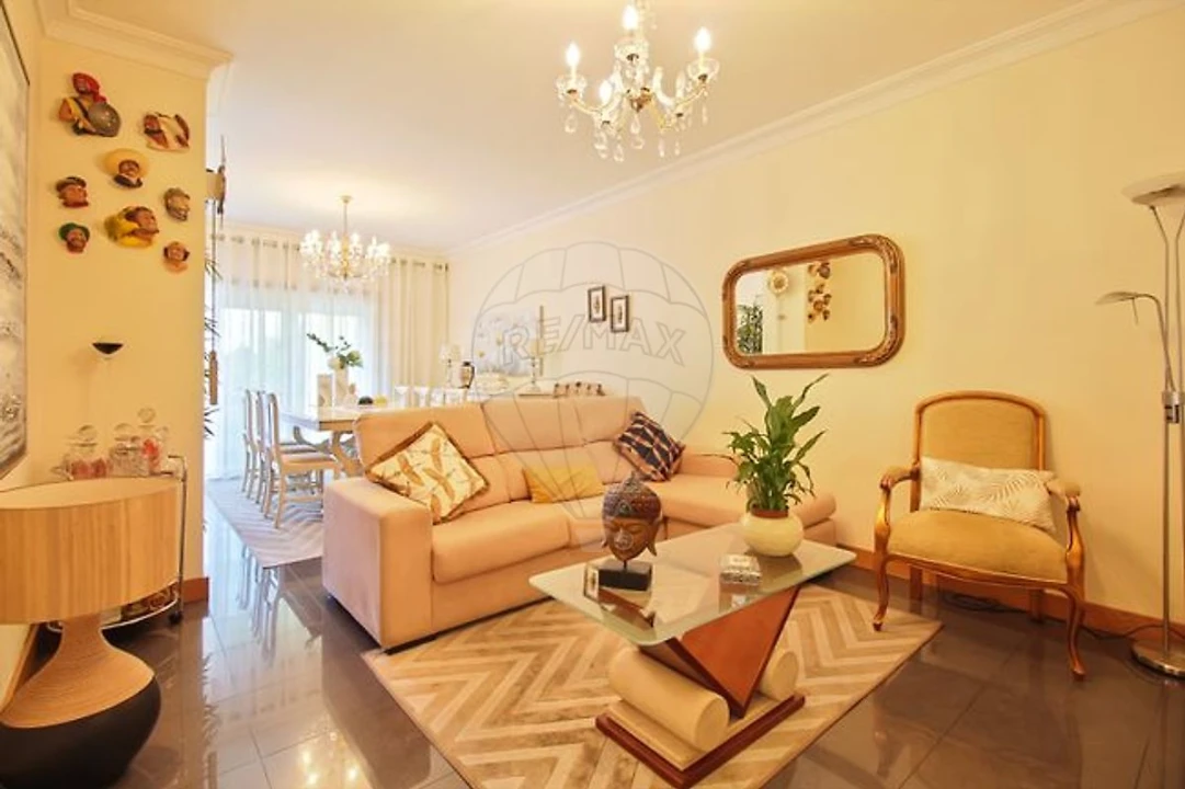 Apartamento T3 para Venda em Cidade da Maia Foto 1