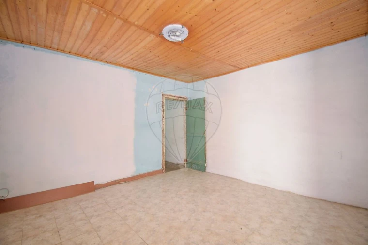 Moradia T2 para Venda em Santa Maria e São Miguel, São Martinho, São Pedro Penaferrim Foto 3