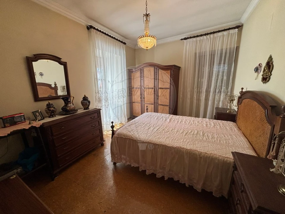 Moradia T4 para Venda em Numão Foto 6