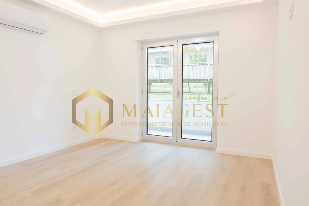 Apartamento T4 para Venda em Oliveira do Douro Foto 4