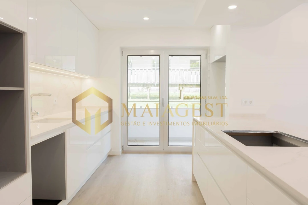 Apartamento T4 para Venda em Oliveira do Douro Foto 17