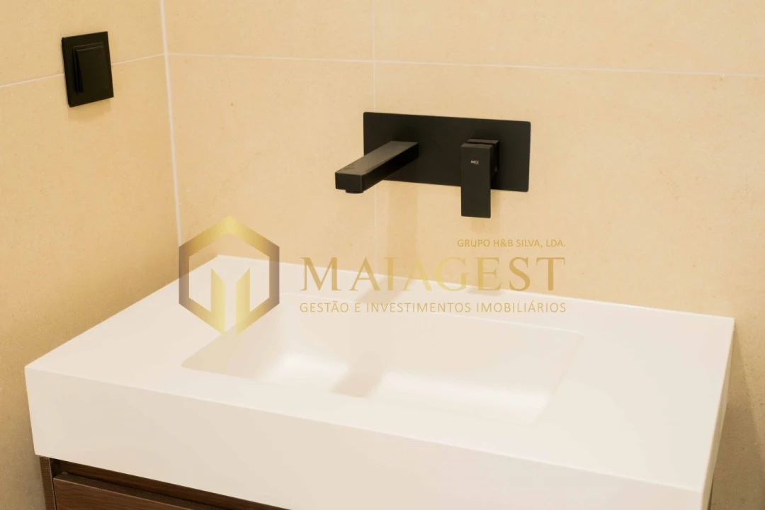 Apartamento T4 para Venda em Oliveira do Douro Foto 32