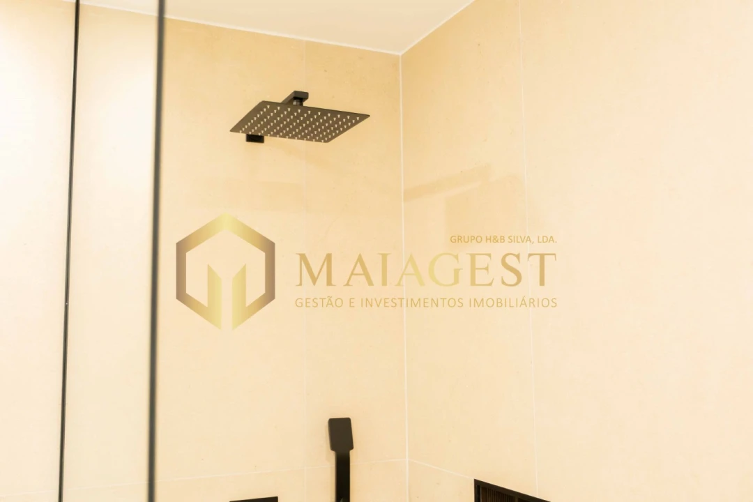 Apartamento T4 para Venda em Oliveira do Douro Foto 34