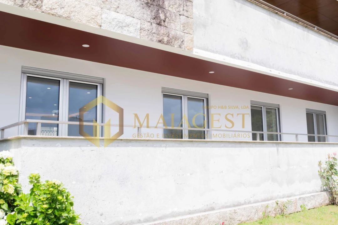 Apartamento T4 para Venda em Oliveira do Douro Foto 49