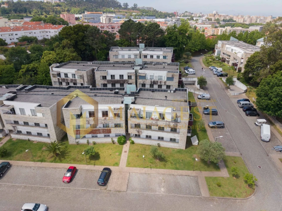 Apartamento T4 para Venda em Oliveira do Douro Foto 51