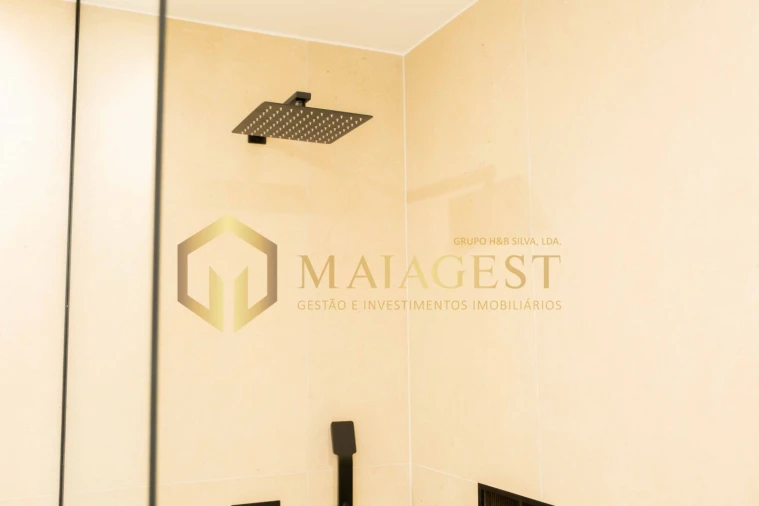 Apartamento T4 para Venda em Oliveira do Douro Foto 34