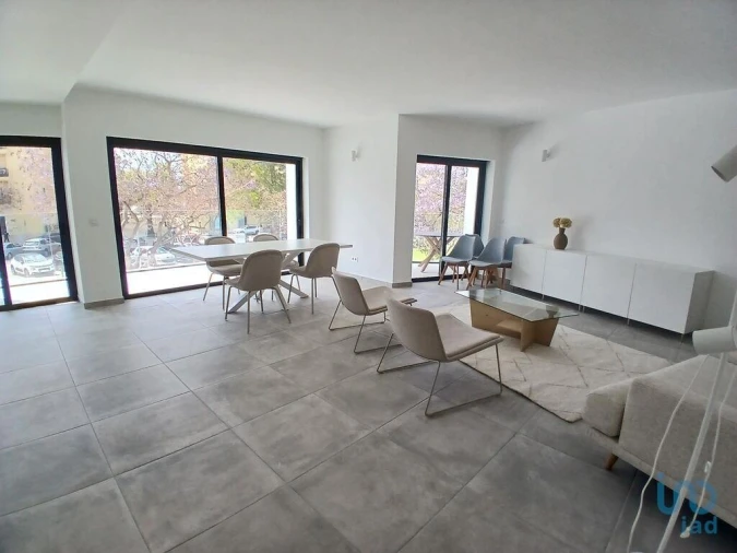 Apartamento T2 para Arrendamento em Faro (Sé e São Pedro)