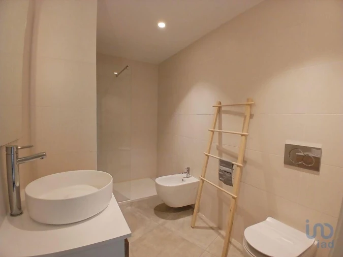 Apartamento T2 para Arrendamento em Faro (Sé e São Pedro) Foto 6