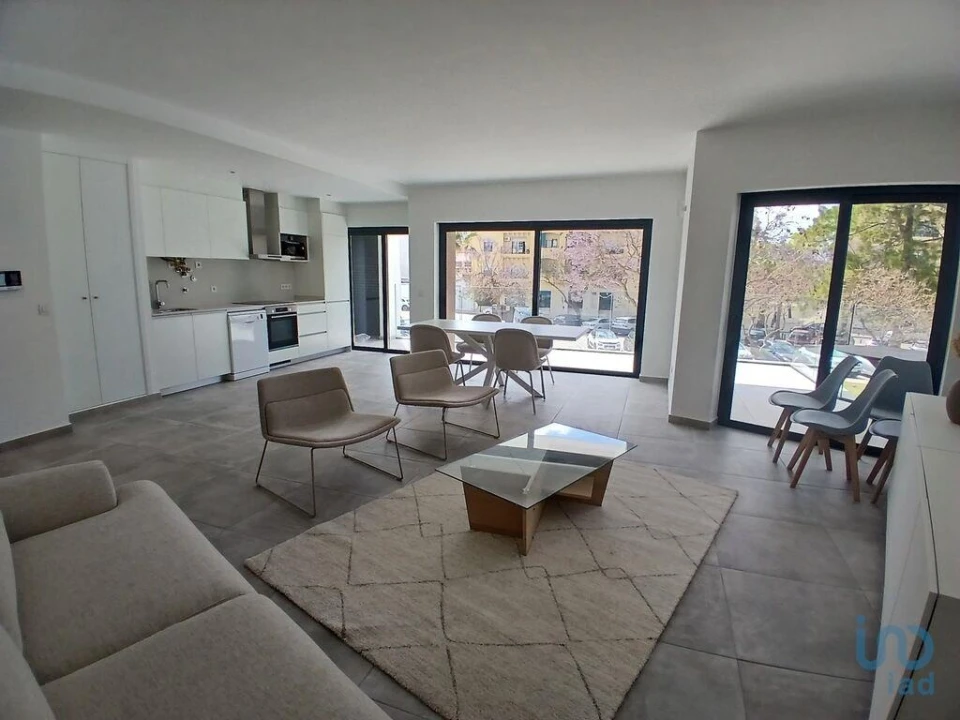 Apartamento T2 para Arrendamento em Faro (Sé e São Pedro) Foto 2